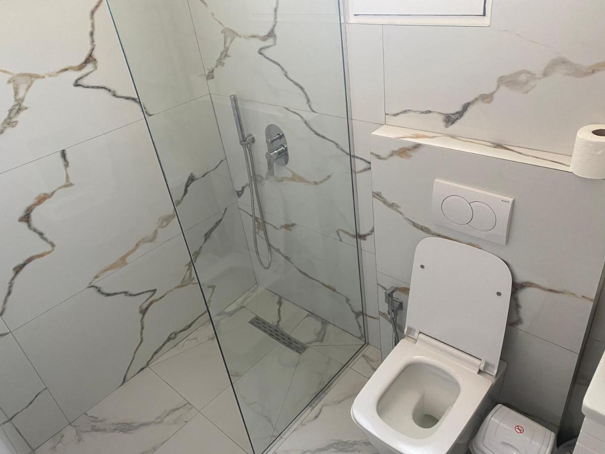 Vila Avni Likometi Ksamil Esterno foto
