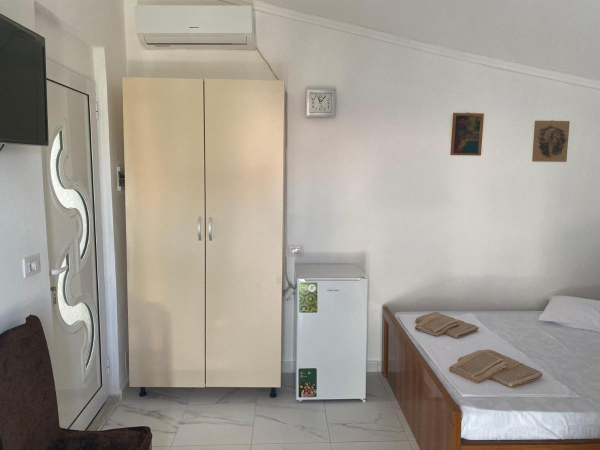 Vila Avni Likometi Ksamil Esterno foto