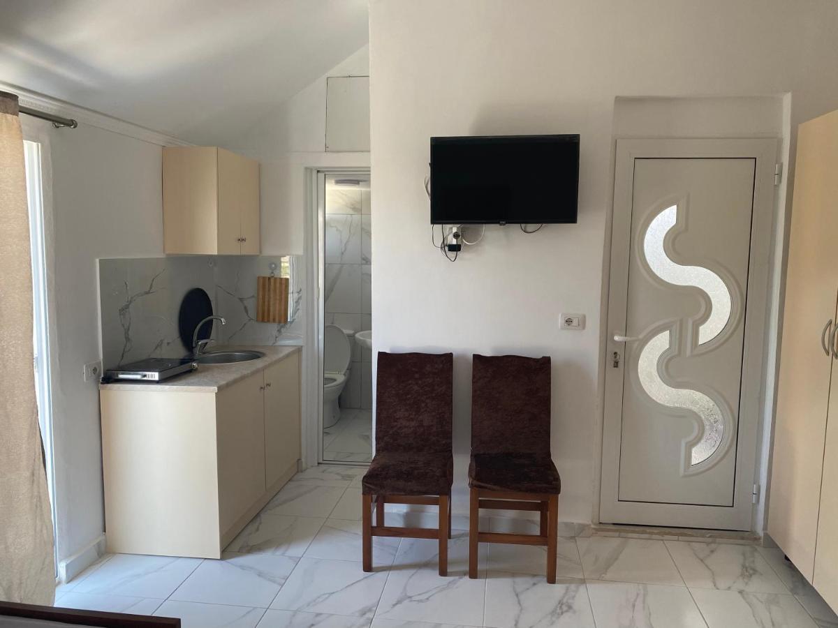 Vila Avni Likometi Ksamil Esterno foto